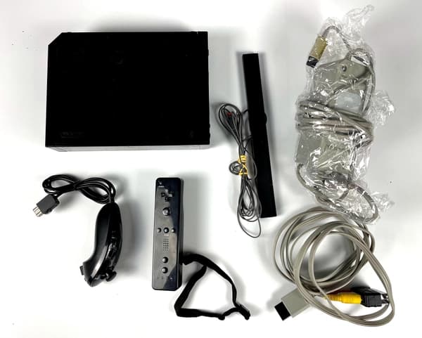 Nintendo Wii Black RVL-101 Console Set