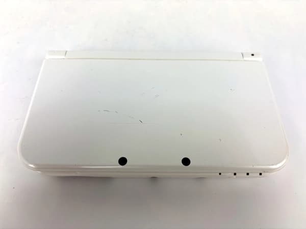 Nintendo New 3DS XL Console White (IPS Top) + Charger Kit