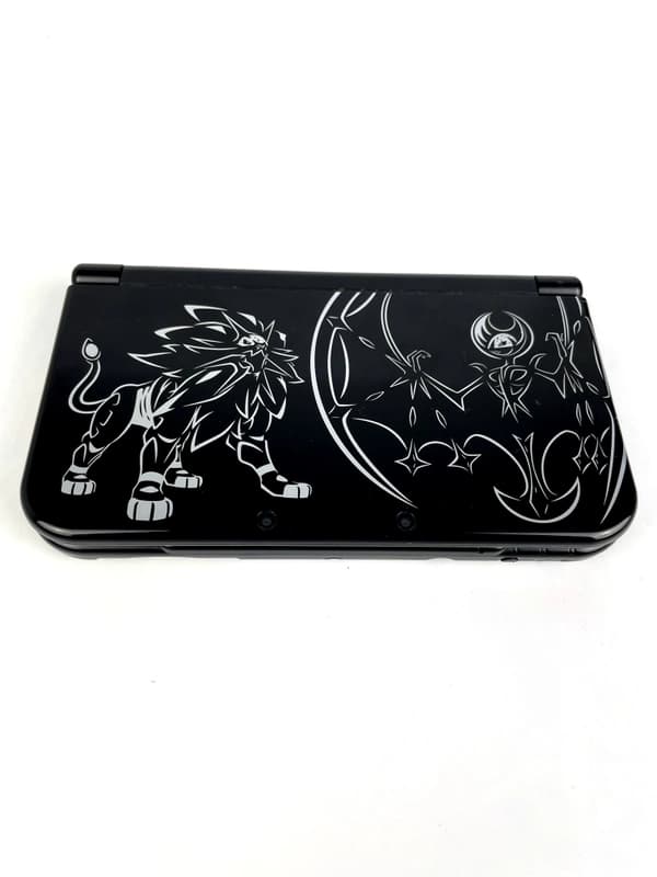 New Nintendo 3DS XL Solgaleo & Lunala Bundle (IPS Top)