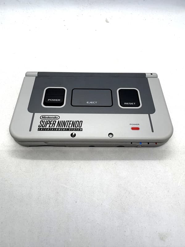 New Nintendo 3DS XL Super Nintendo Edition Console Bundle MINT