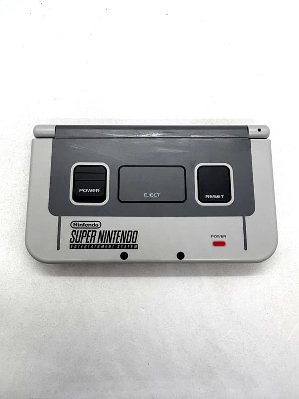 New Nintendo 3DS XL Super Nintendo Edition Console Bundle Mint Condition