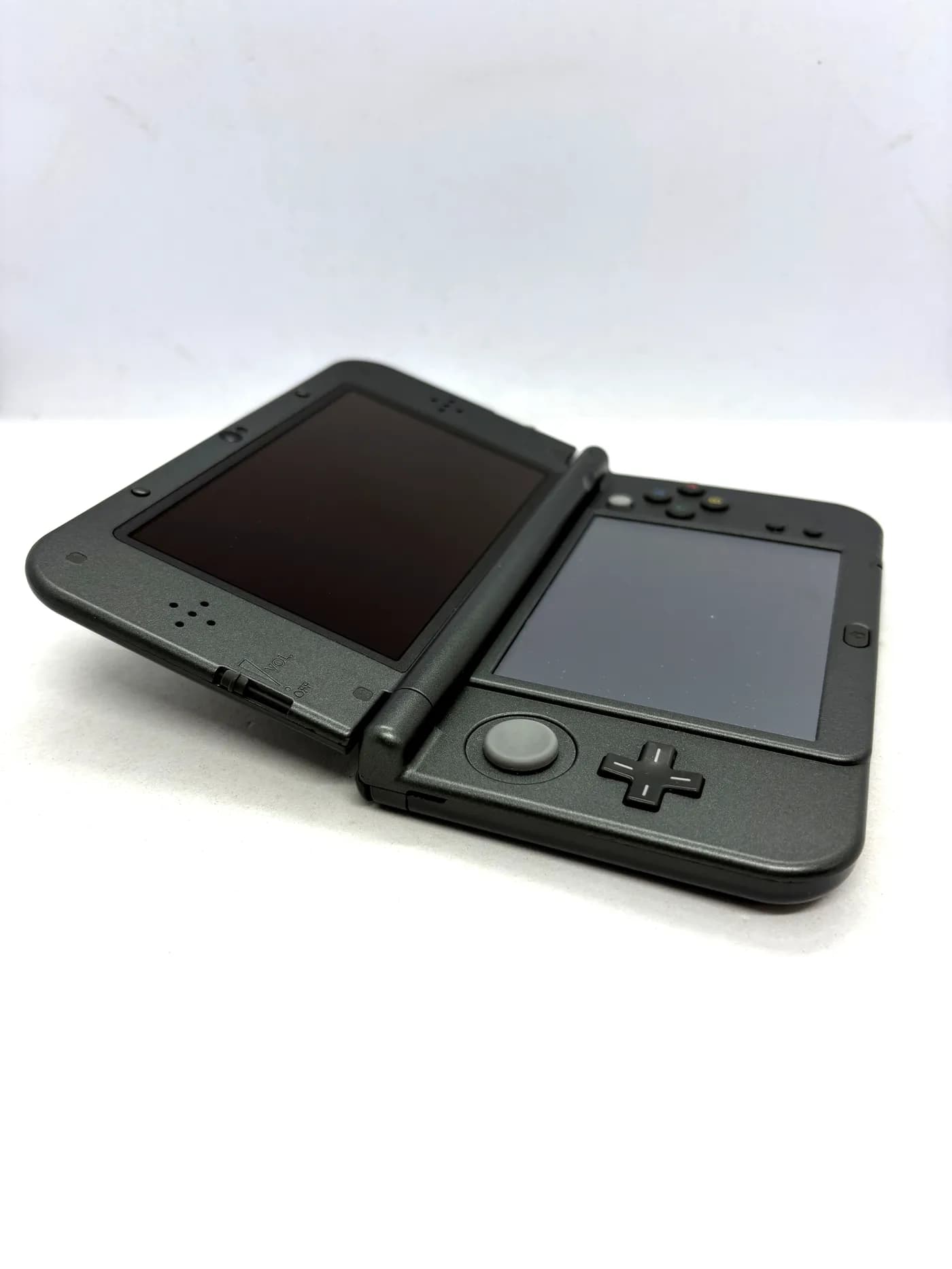 New Nintendo 3DS XL Metallic Black Console Bundle (Top IPS)