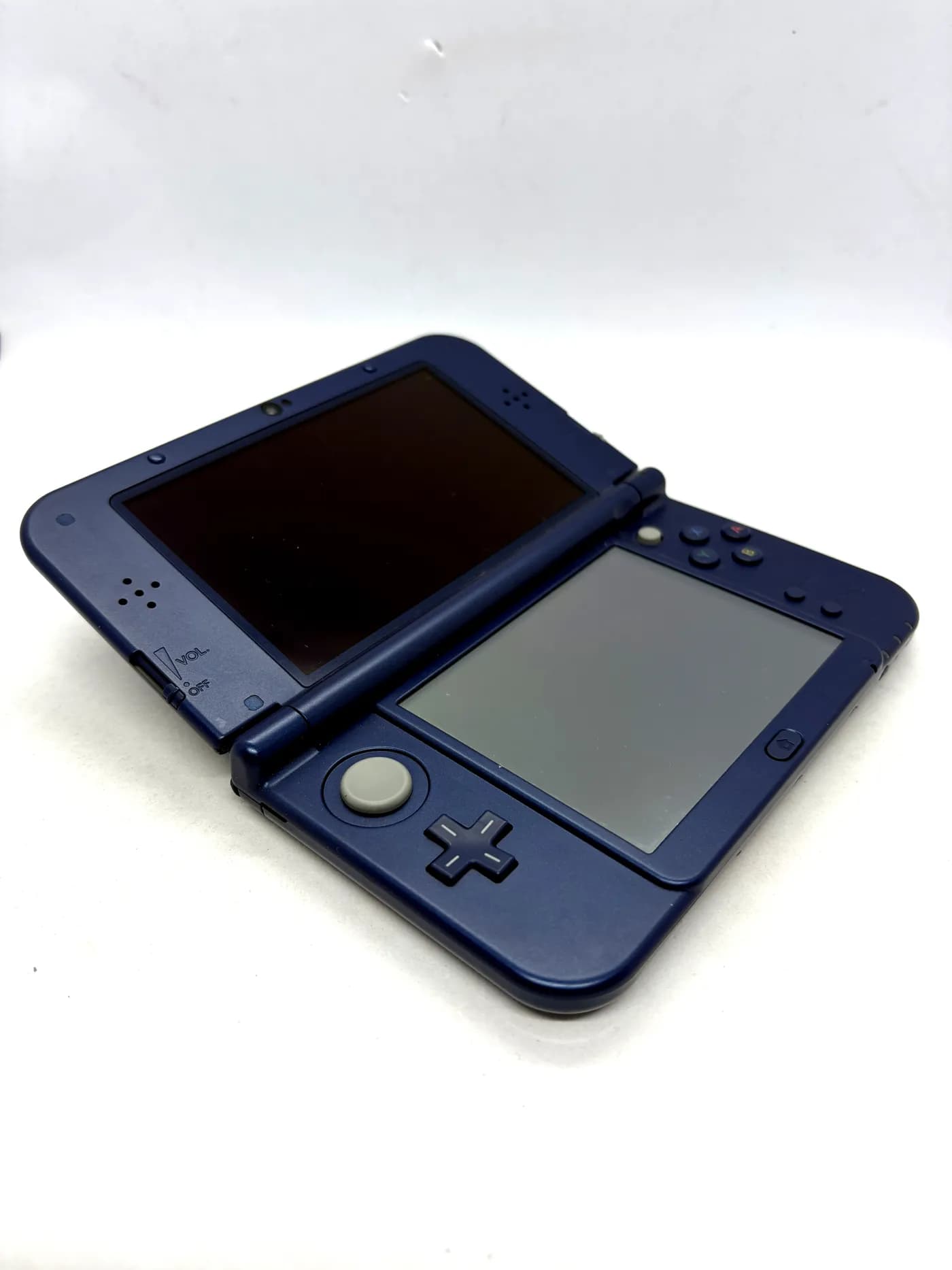 New Nintendo 3DS XL Metallic Blue Console Bundle (Top IPS)