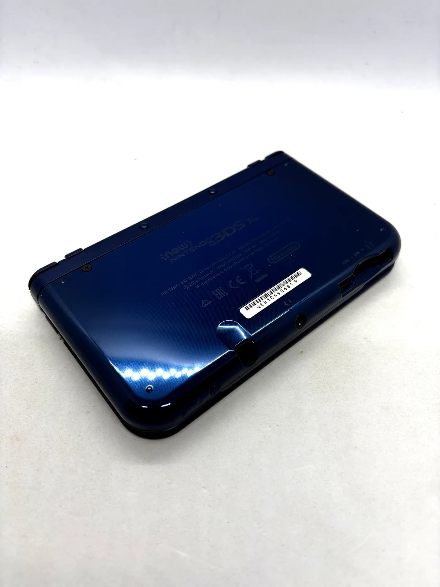 New Nintendo 3DS XL Metallic Blue Console Bundle (Top IPS)