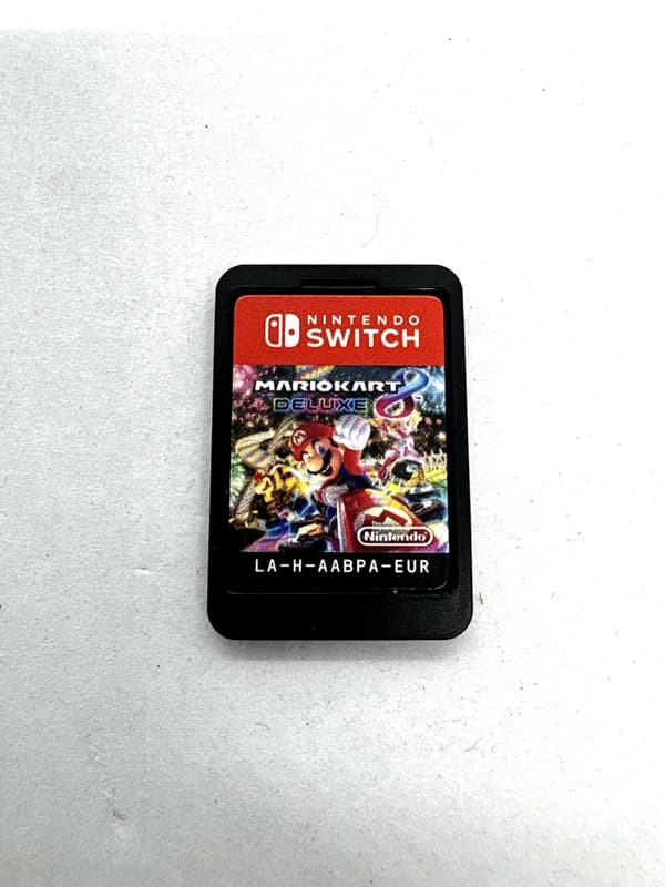 Mario Kart 8 Deluxe Nintendo Switch (game only)