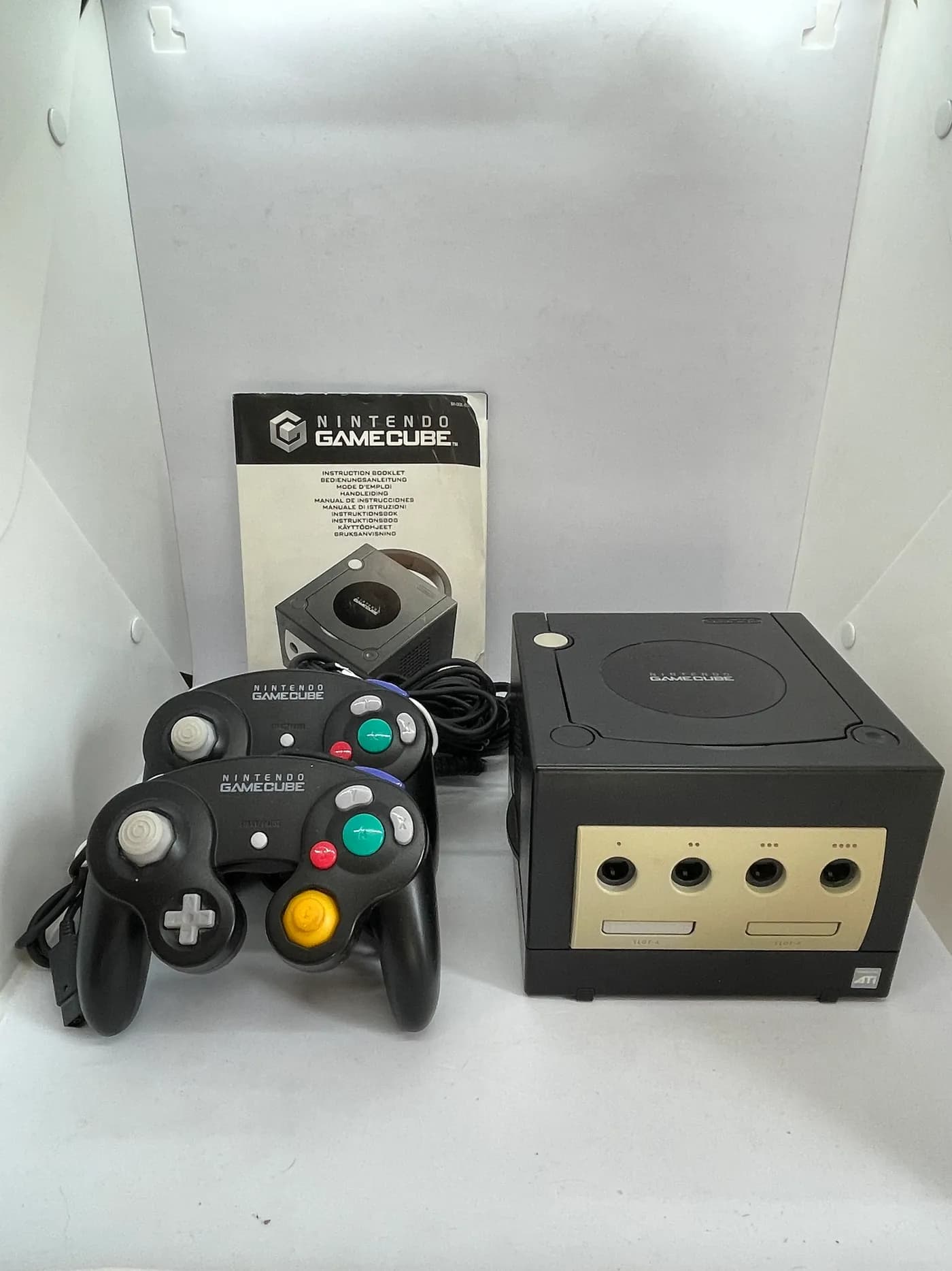 Nintendo GameCube Black Console + Cardboard + Manual Set of 2 Pads