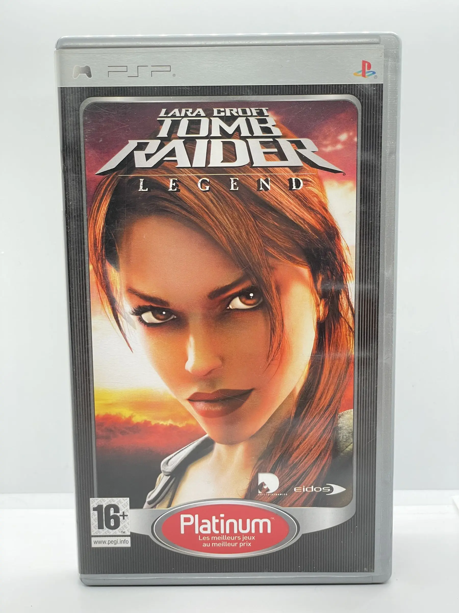 Lara Croft Tomb Raider Legend PSP