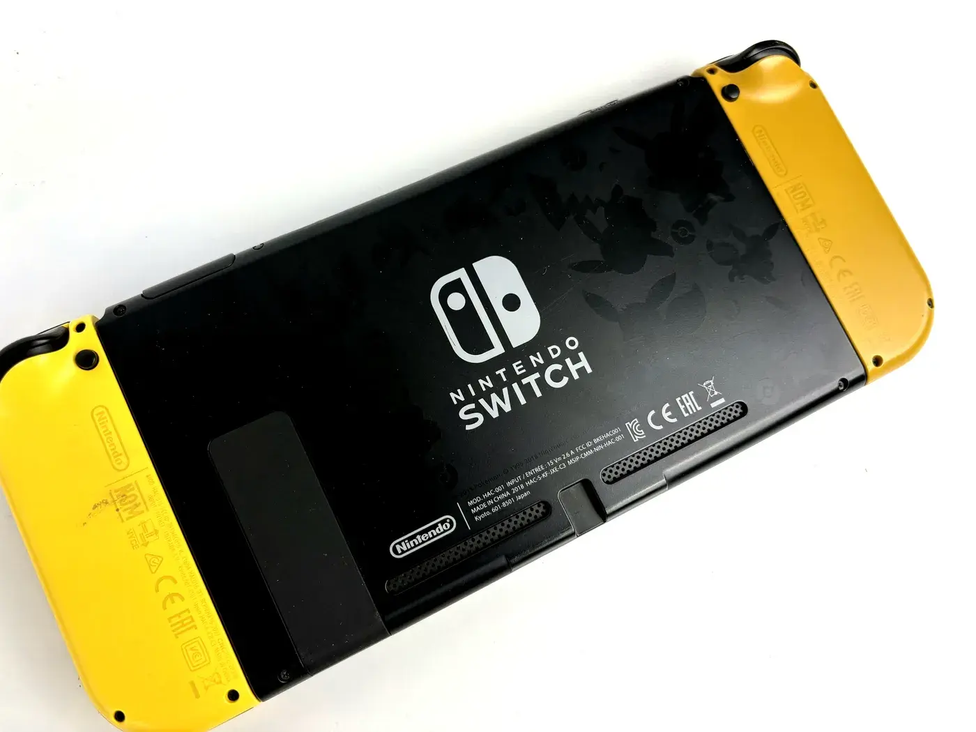 Nintendo Switch Let's Go Pikachu Edition Bundle