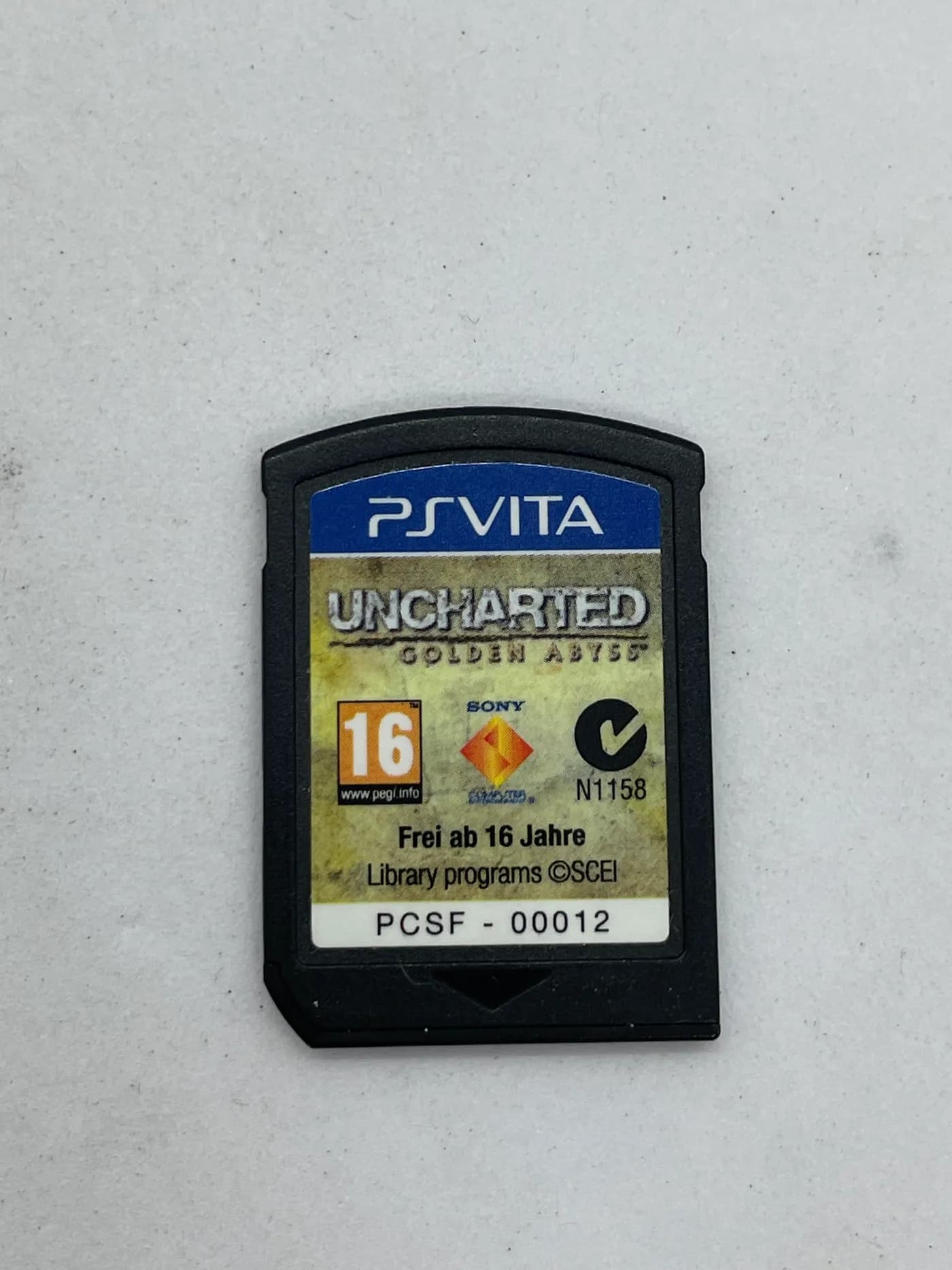 Uncharted Golden Abyss PS Vita (sama gra)