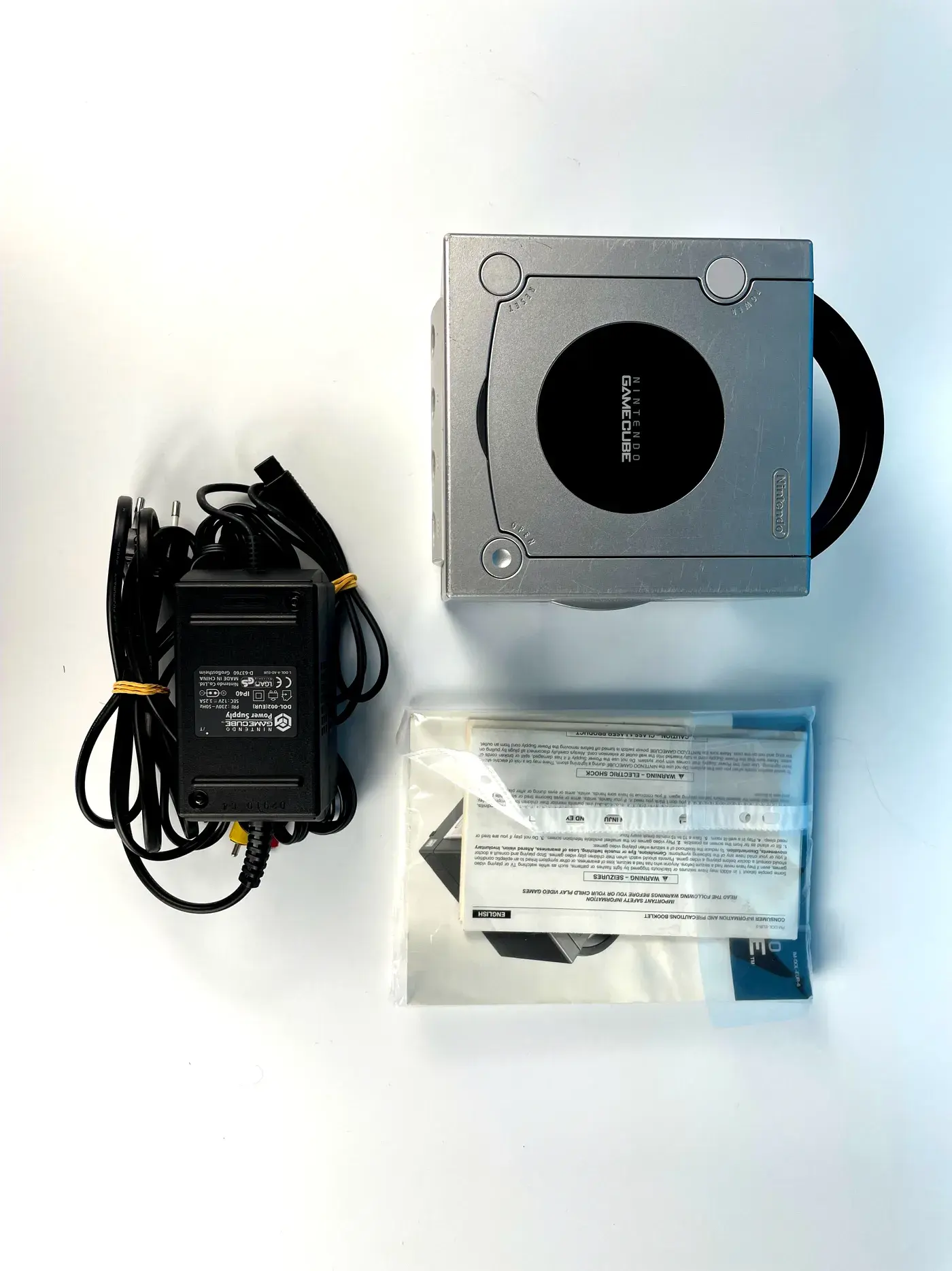 Nintendo Gamecube Mario Kart Double Dash Platinum Pack console