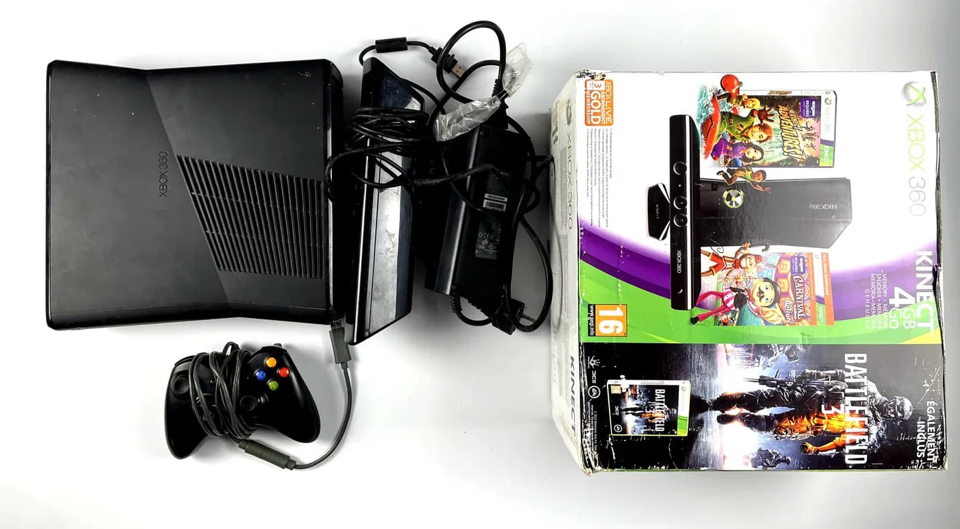 Xbox 360 S 4GB + Kinect Complete Console