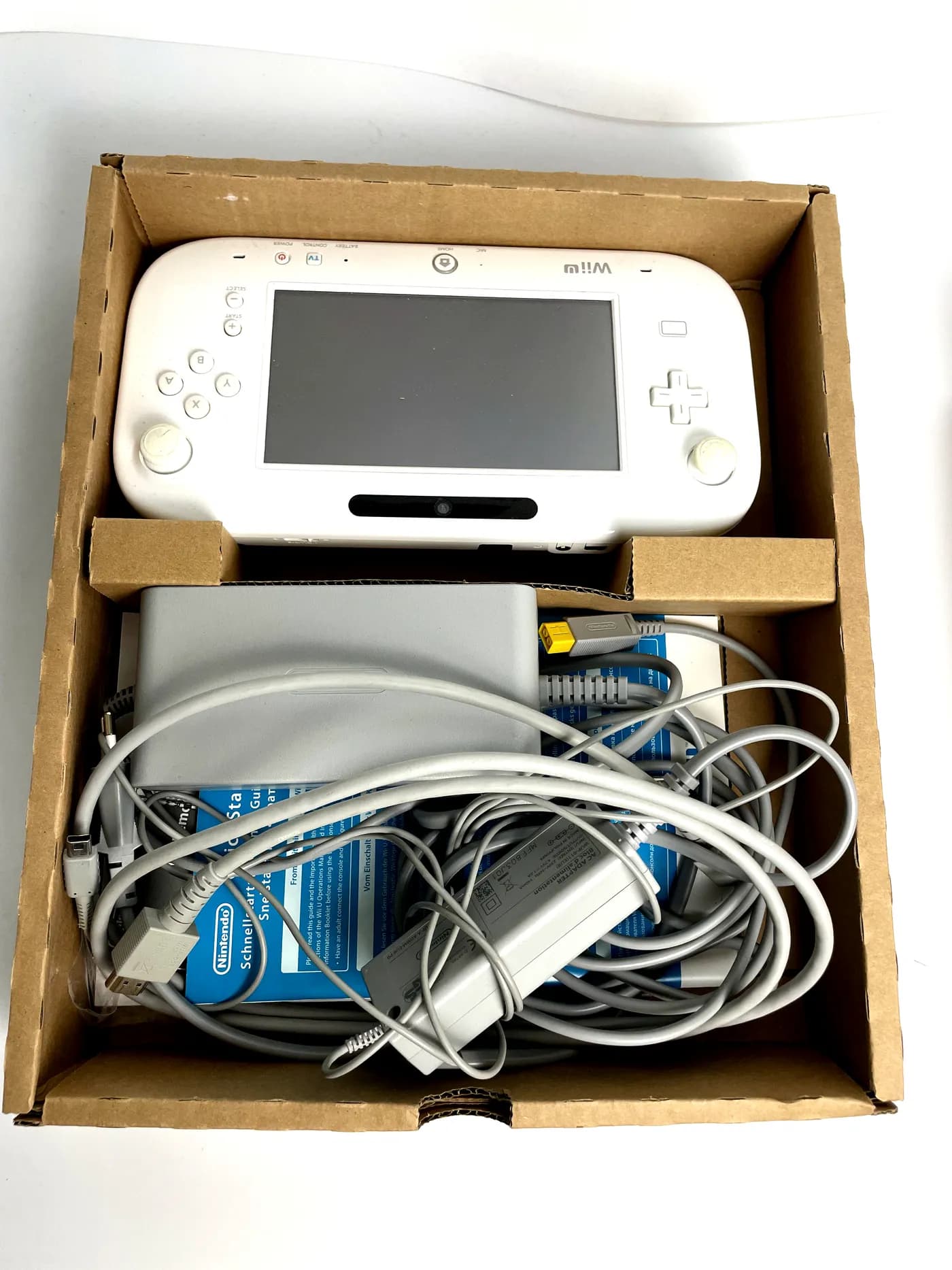 Nintendo Wii U Just Dance 2014 Basic Pack Console Complete