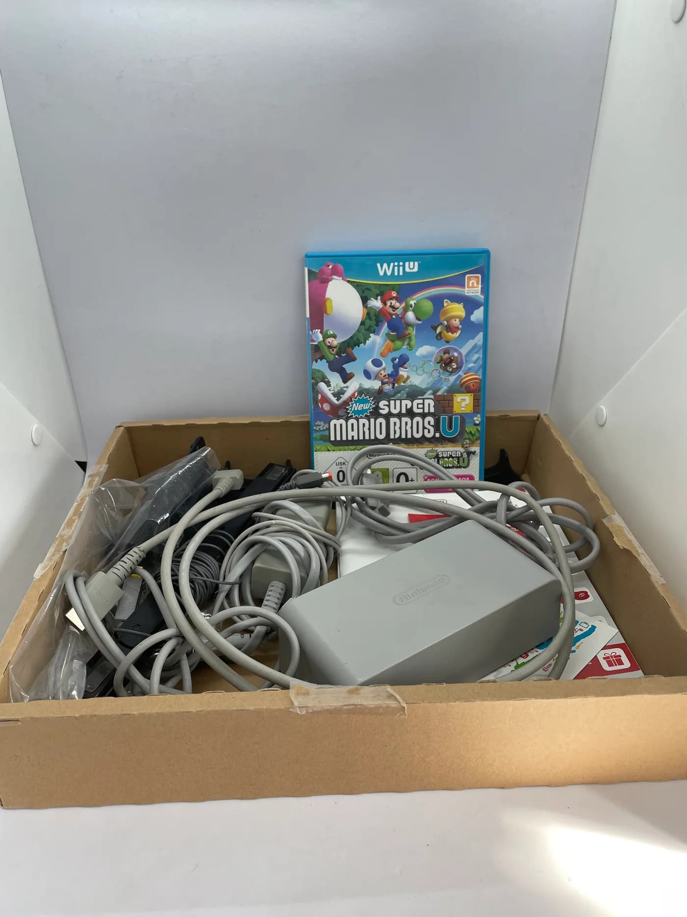 Nintendo Wii U Mario & Luigi Premium Pack console