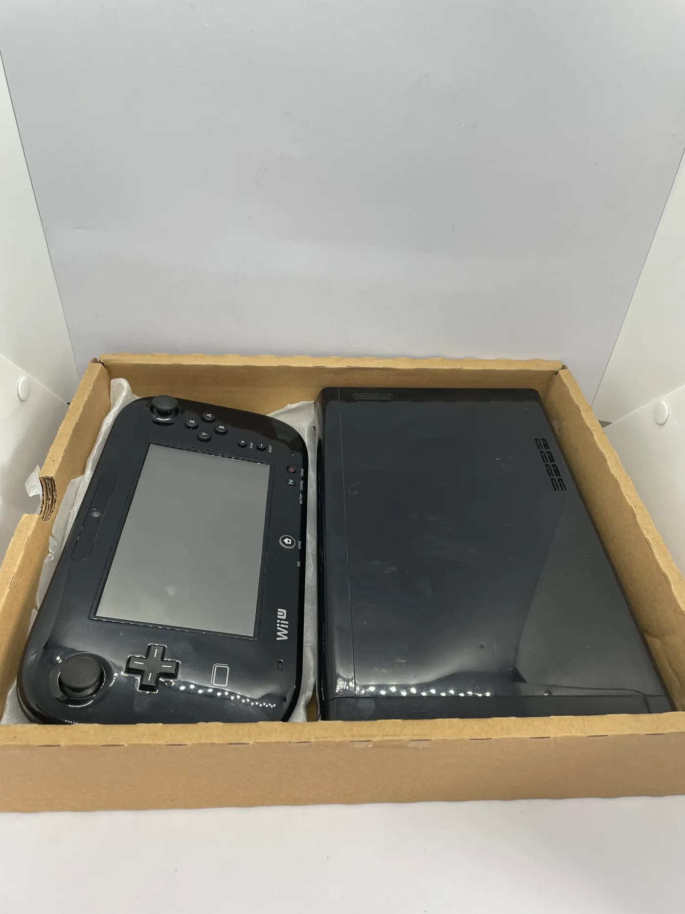 Nintendo Wii U Mario & Luigi Premium Pack console