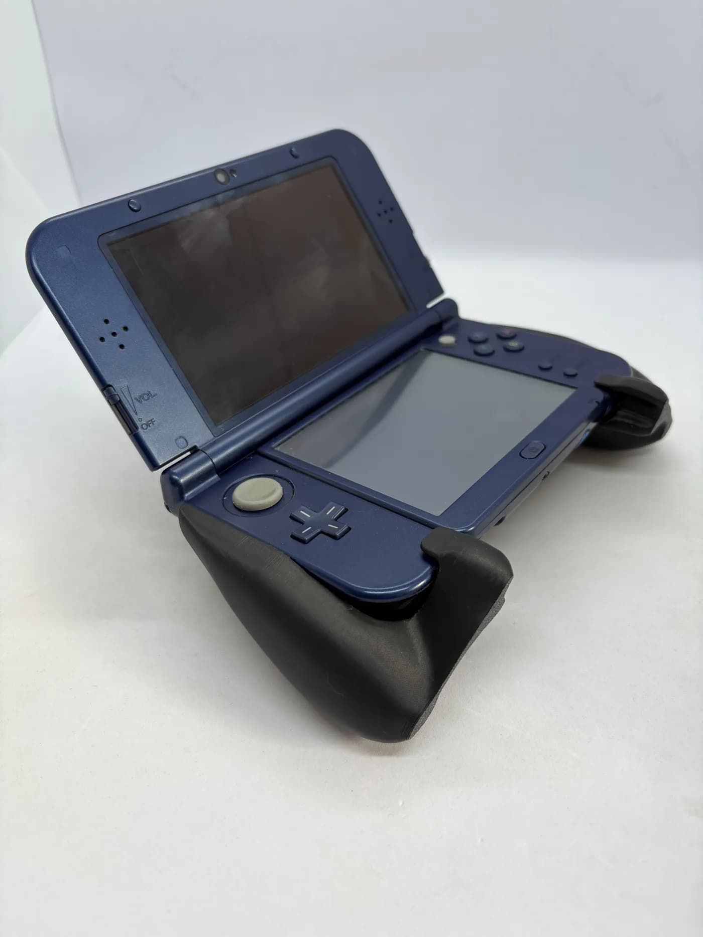 New Nintendo 3DS XL — Ergonomisk greb